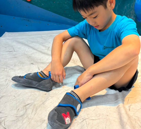 小学生クライマーの写真